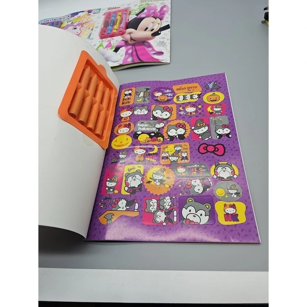 Hello‎ Kitty Sanrio Halloween Coloring & Activity Book with Crayons & Stickers